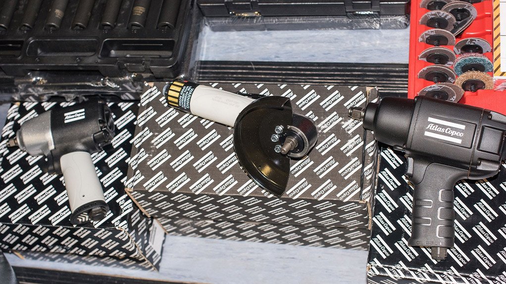 atlas-copco-donates-to-flpro-1