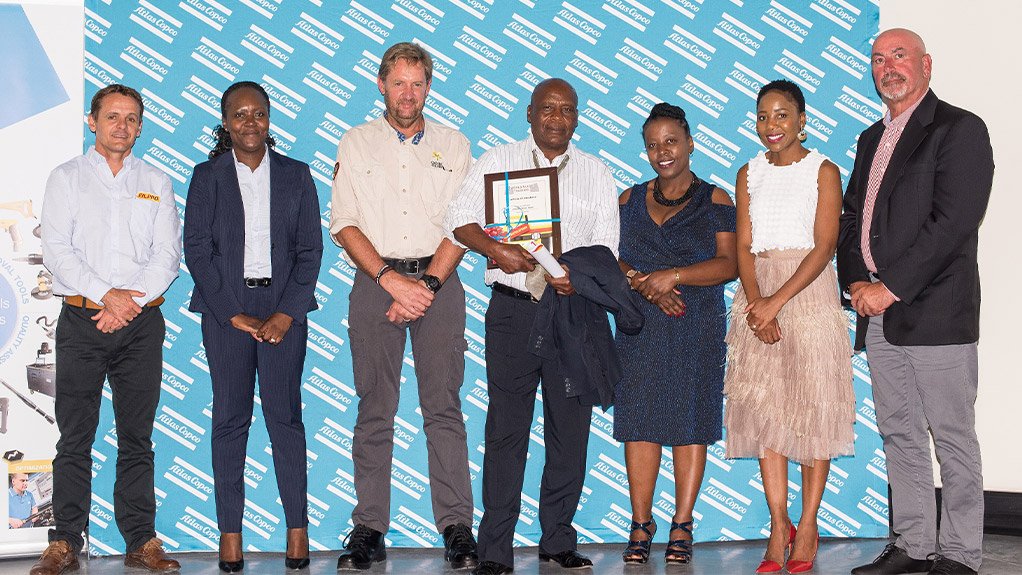 atlas-copco-donates-to-flpro-3